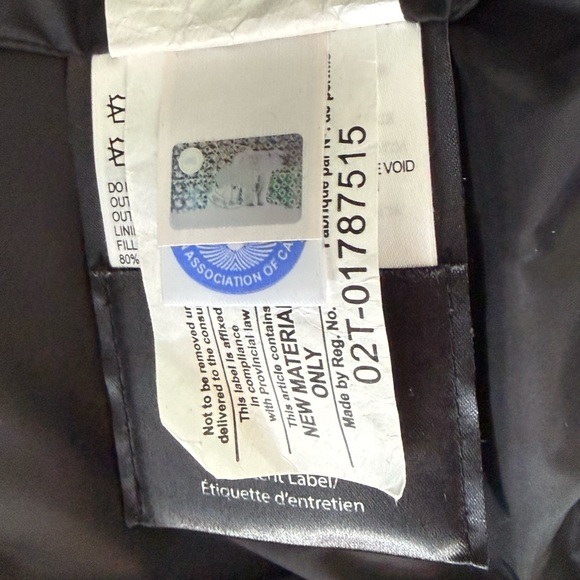 Women's Authentic Canada Goose Gray Bomber Jacket - Picture 5 of 10